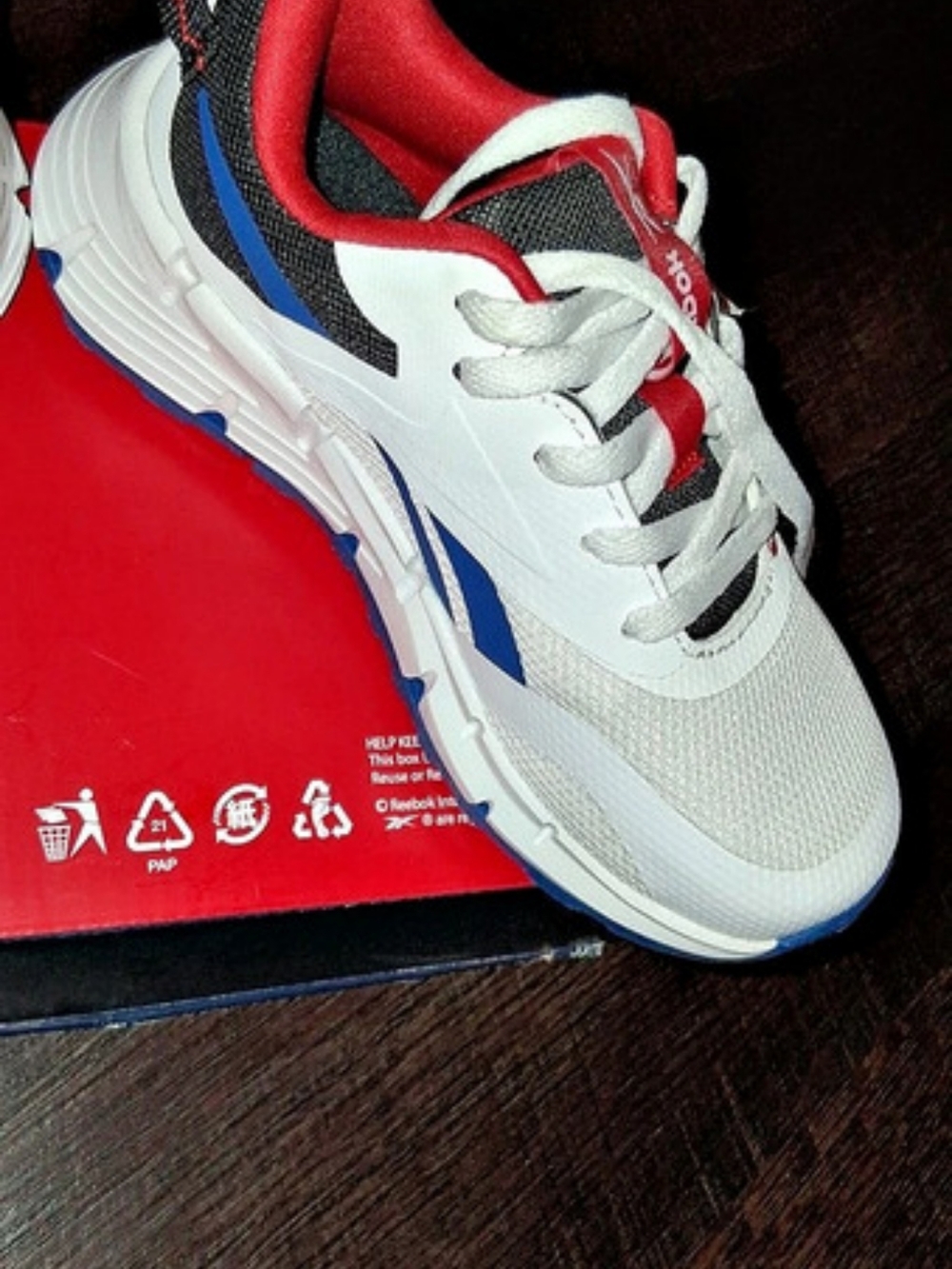 Reebok Zig Dynamica 6 Running Shoe Kids White & Red US 11